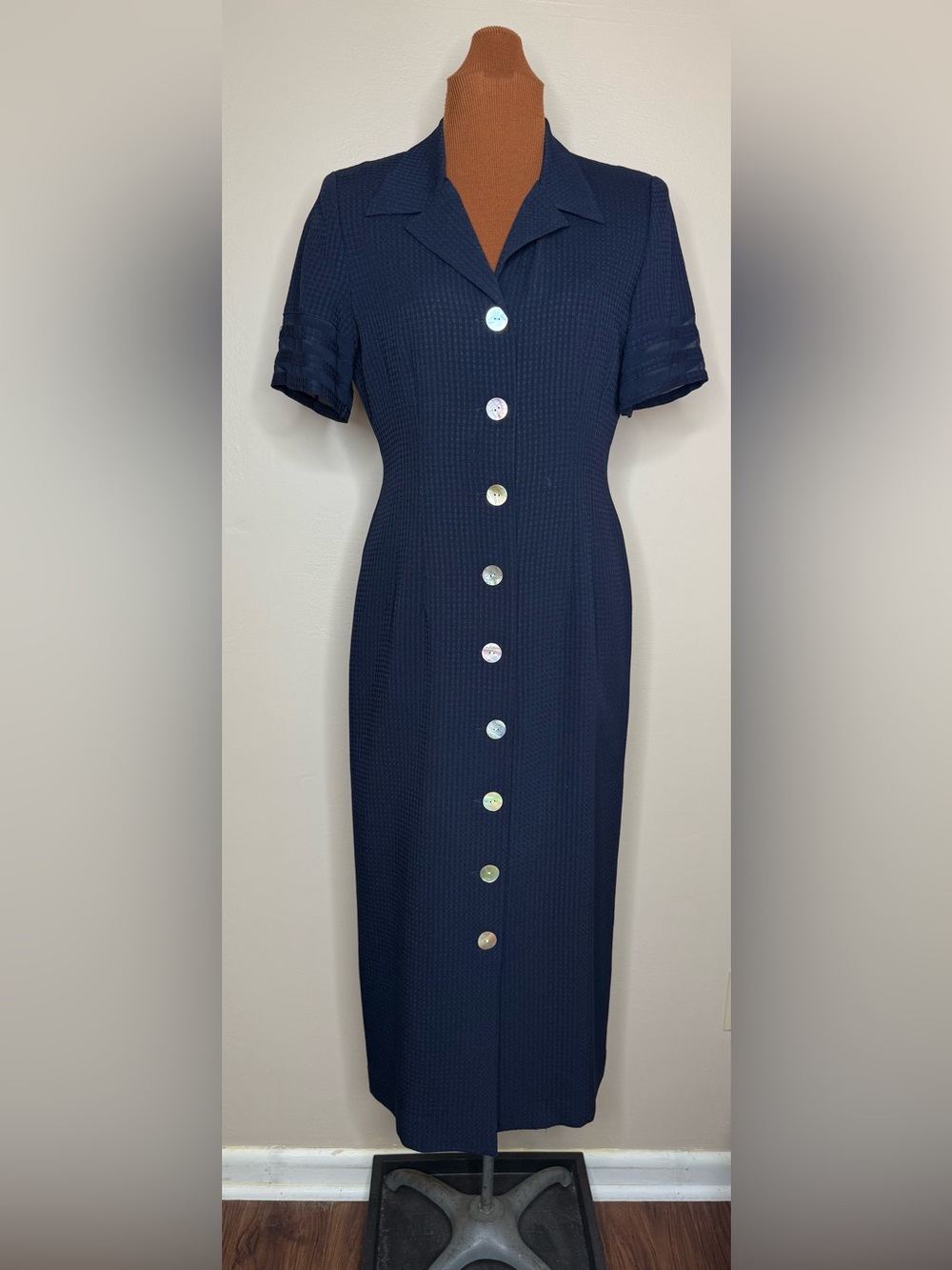 Plaza South Column Short-Sleeve Button-Front Midi Dress Size 4